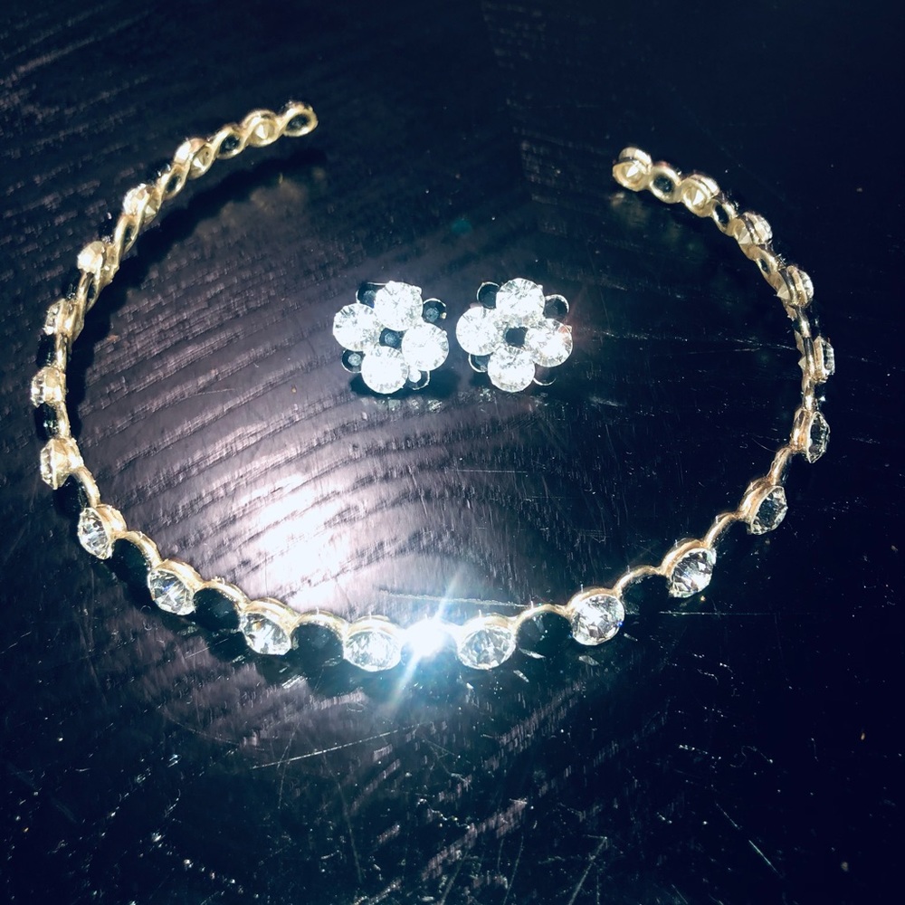 Necklace and earrings